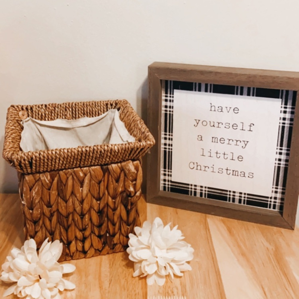 Basket with removable liner